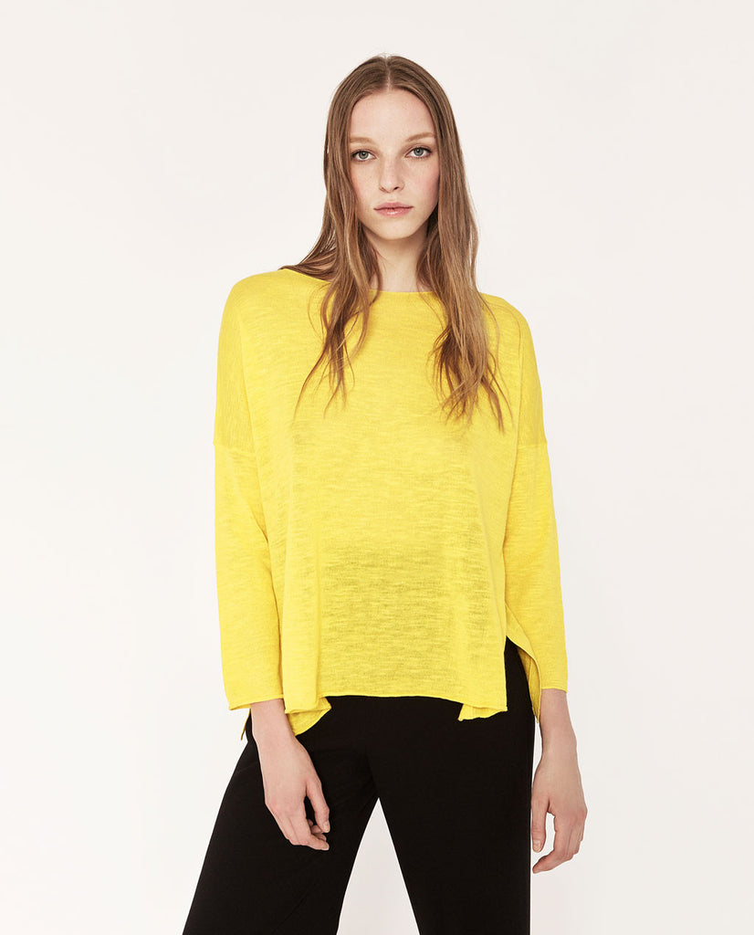 ROUND NECK SWEATER