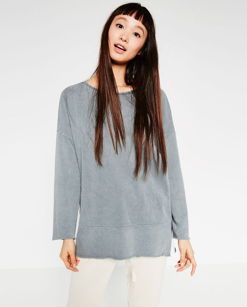 OVERSIZED SWEATSHIRT