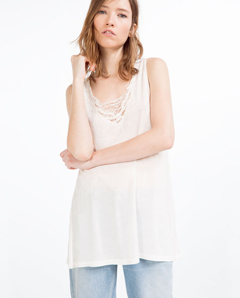 EMBROIDERED NECKLINE TOP