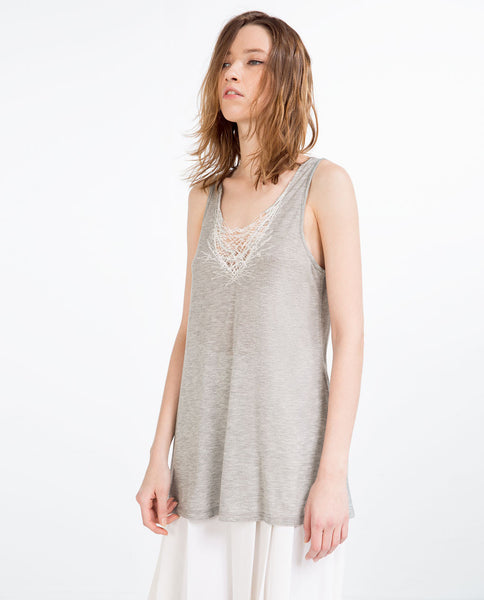 EMBROIDERED NECKLINE TOP