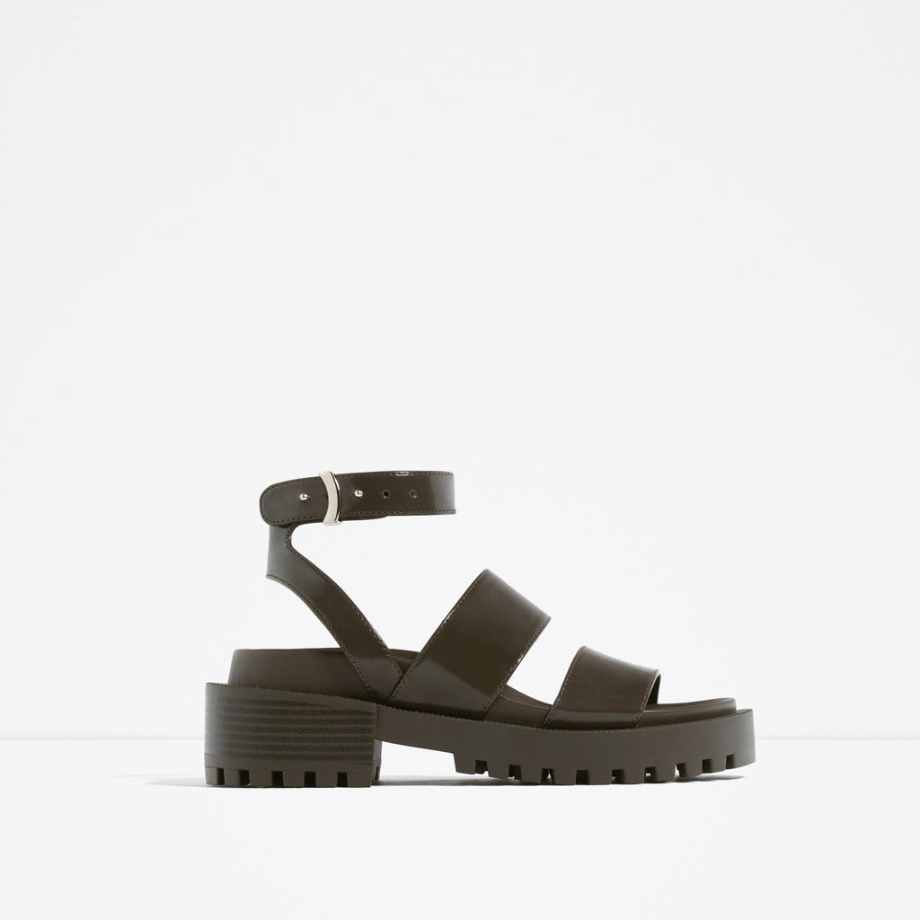 FLAT SANDALS WITH TRACK SOLE