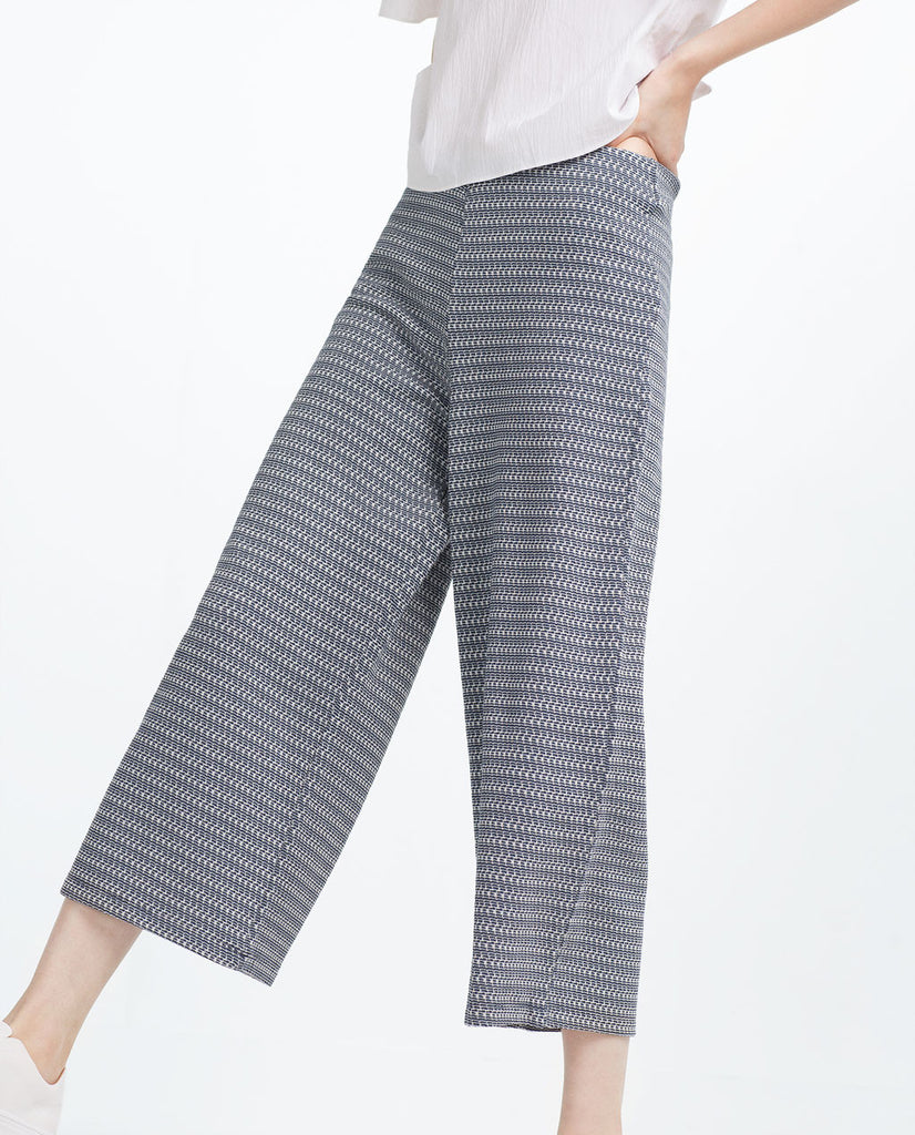 CROPPED TROUSERS