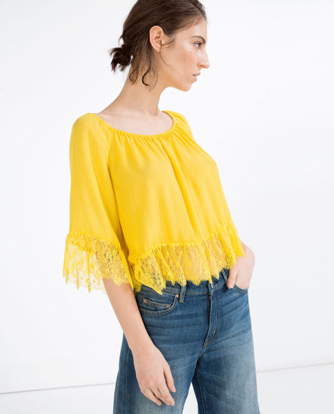 OFF-THE-SHOULDER TOP